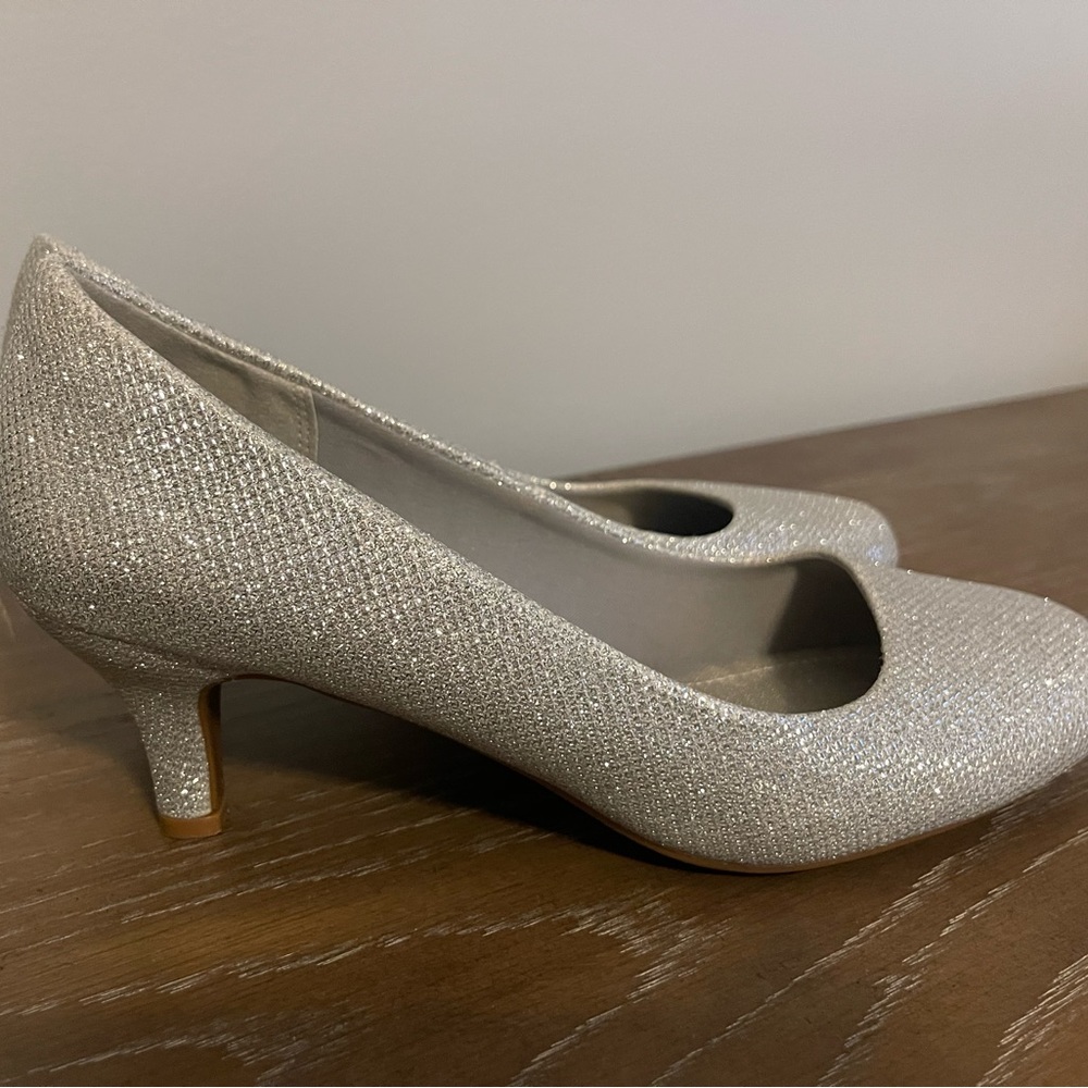 Short heel size 9.5